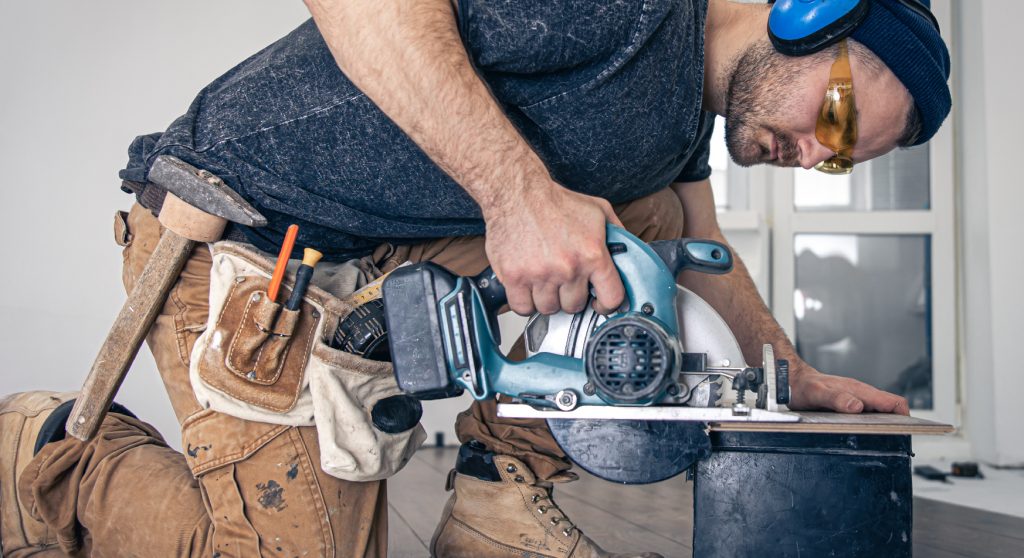 Makita Cable Cutters & Milwaukee Impact Wrenches: Essential Tools for Professionals